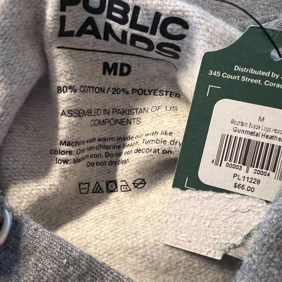 Public Lands Mountain Scape Hoodie NWT Medium - Picture 3 of 3